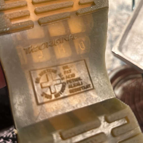 Dr Martens Doc white w yellow stitching 8 eyelet boot sz 7 - Picture 7 of 13